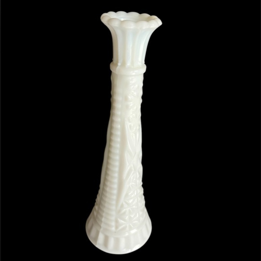 EUC! 9” White Milk Glass Vase #17 VTG